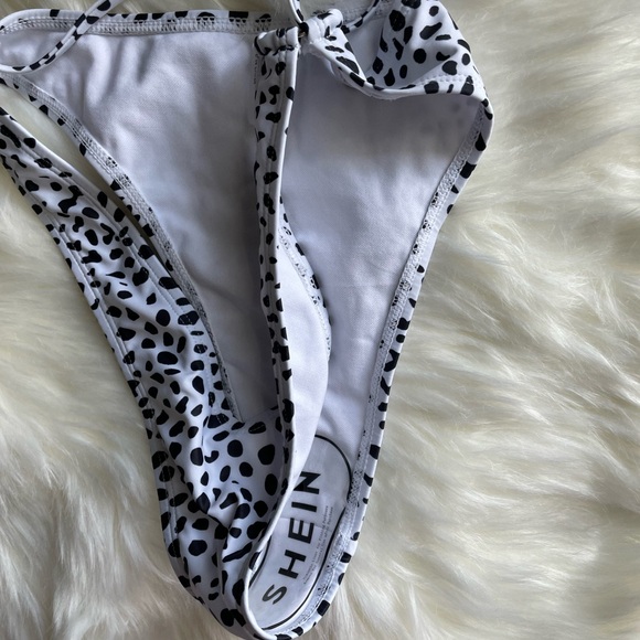 Swimsuit - Picture 6 of 6